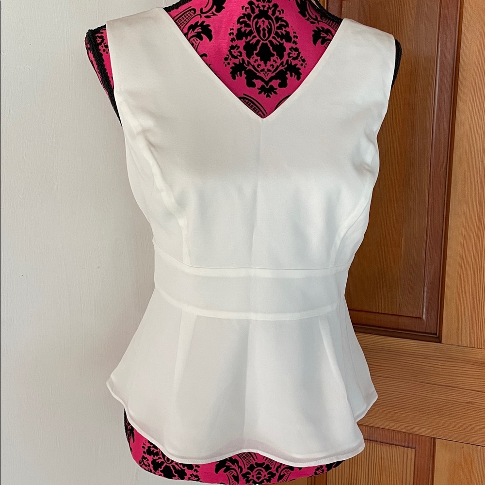 White House Black Market  white blouse size 14P like new condition